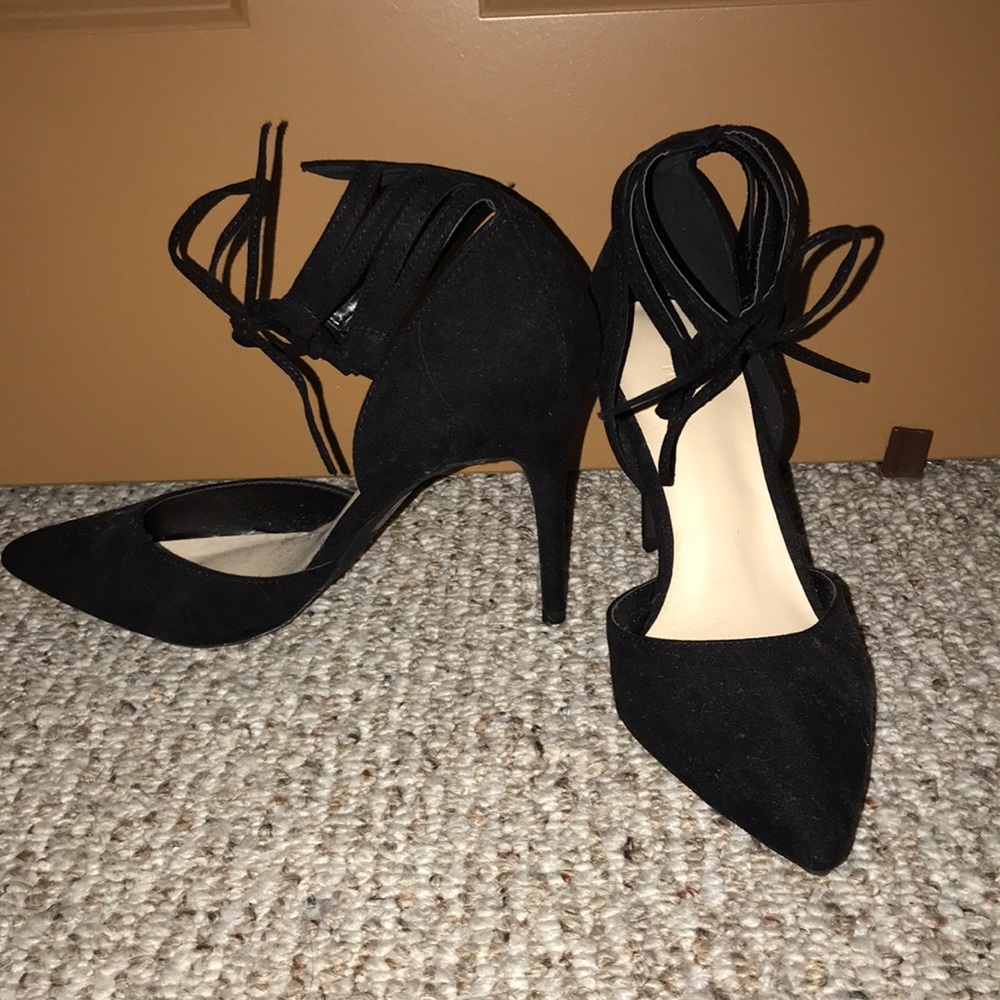 Never worn black heels